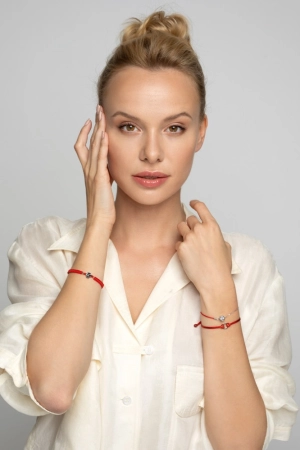 Kabbalah náramok so strieborným štvorlístkom 13001.3 červený