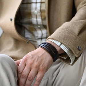 Náramok pánsky s koženkovými pásikmi 43037.3 hnedý