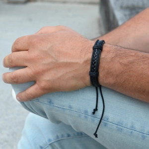 Náramok pánsky z čiernej koženky viazací 43039.3 čierny