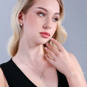 Náhrdelník so syntetickým bielym opálom srdca a zirkónmi 12076.1 white