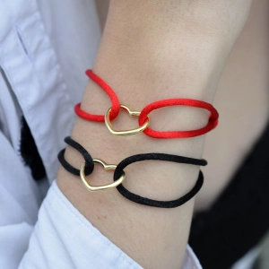 Kabbalah náramok s pozláteným strieborným srdcom 13093.3 red