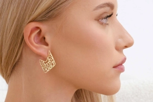 Pozlátené náušnice moderne vzorované 61172