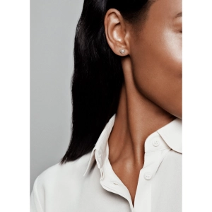 Trblietavé puzetkové náušnice v tvare vypuklého srdca