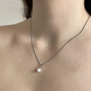 Perlový náhrdelník s retiazkou z pravých riečnych perál biely 22008.1